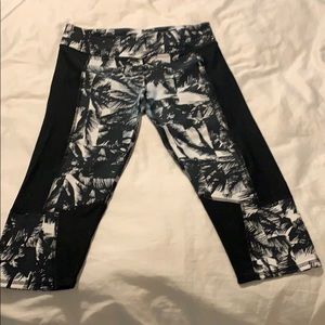 Black and white yoga pants